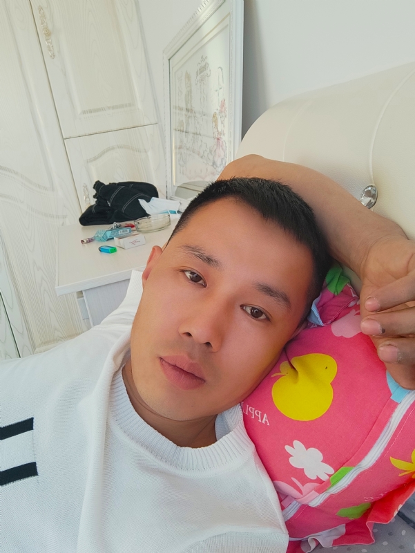 一个人的第一张照片--和田中老年相亲网